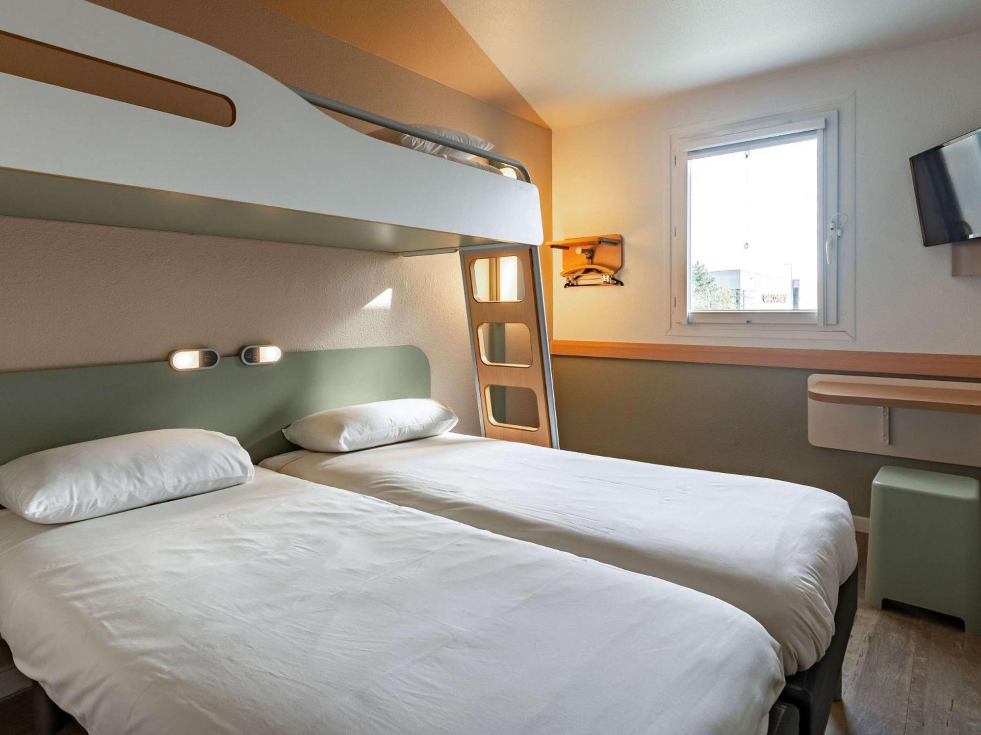 Ibis Budget Marne La Vallee Pontault Combault Exterior photo