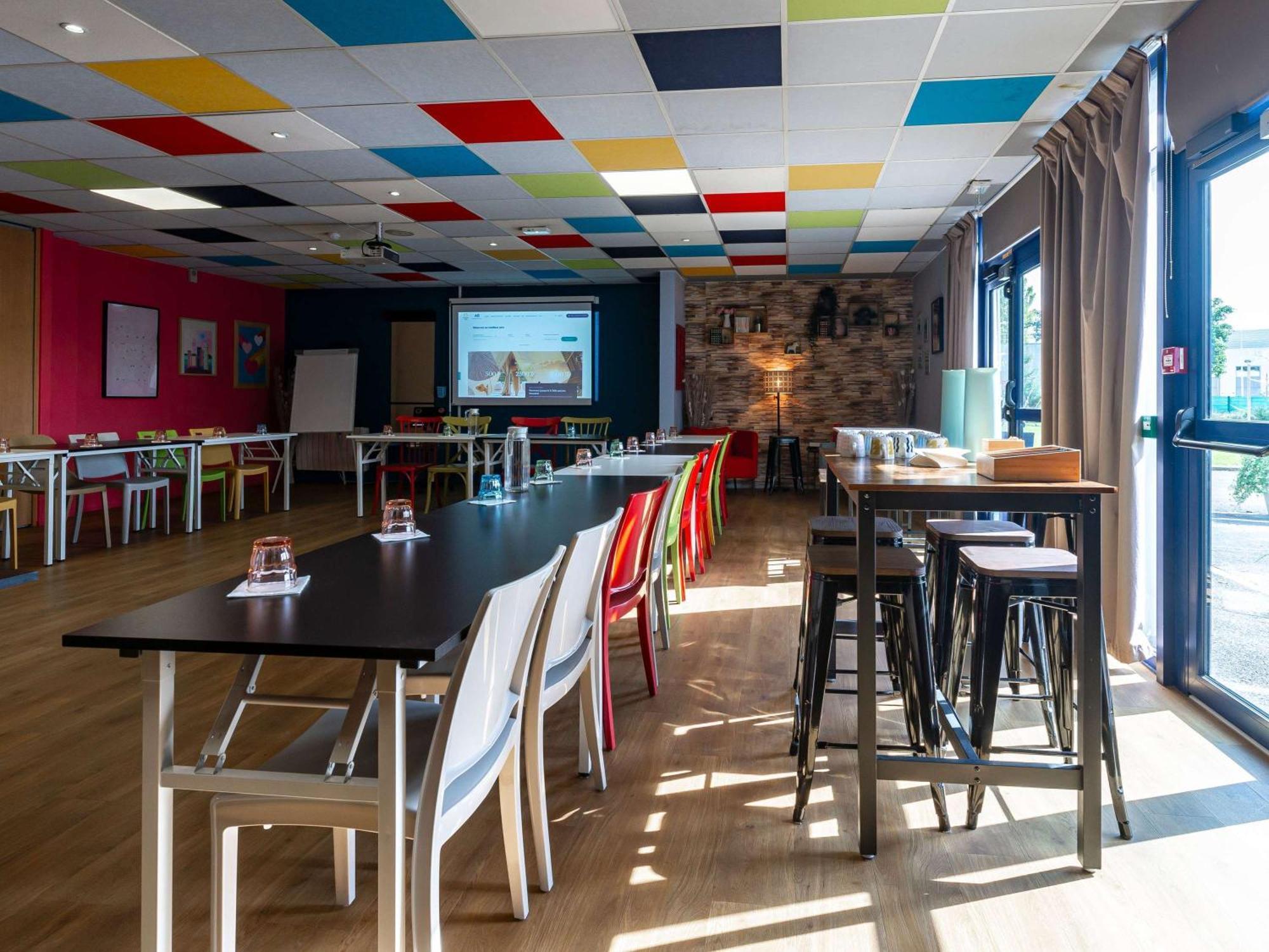 Ibis Budget Marne La Vallee Pontault Combault Exterior photo