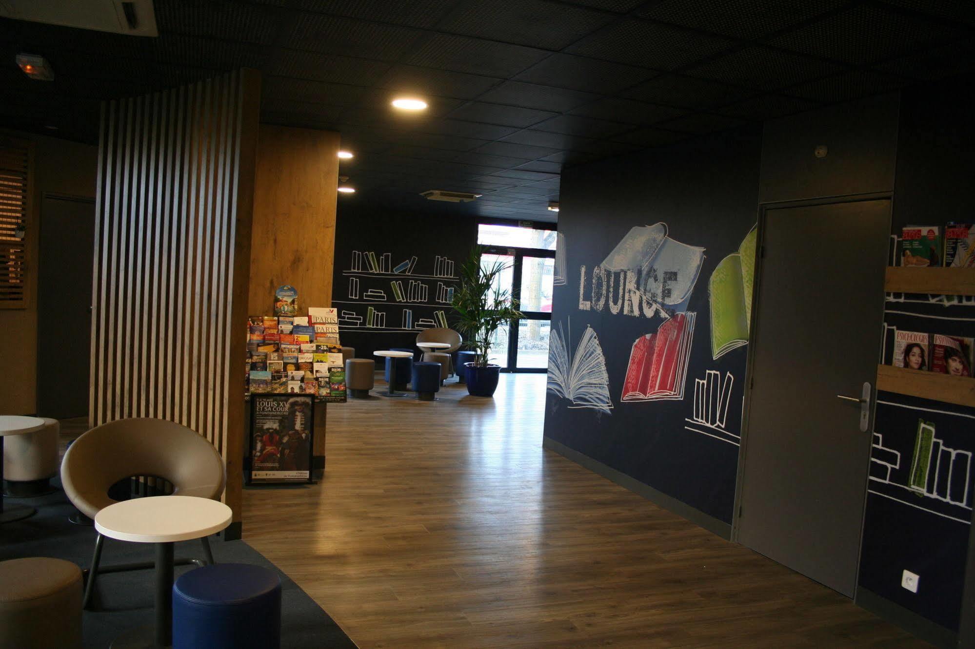 Ibis Budget Marne La Vallee Pontault Combault Exterior photo