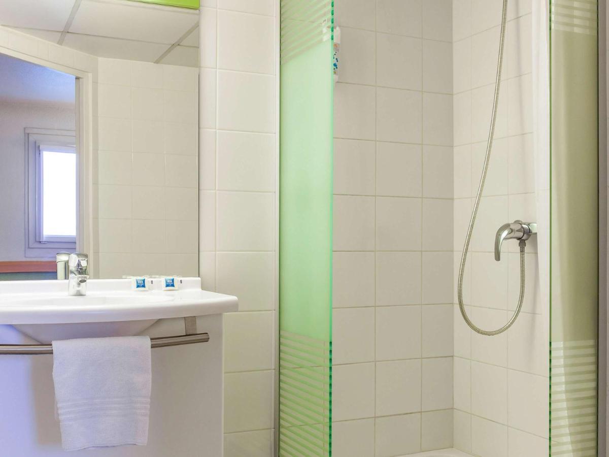 Ibis Budget Marne La Vallee Pontault Combault Exterior photo
